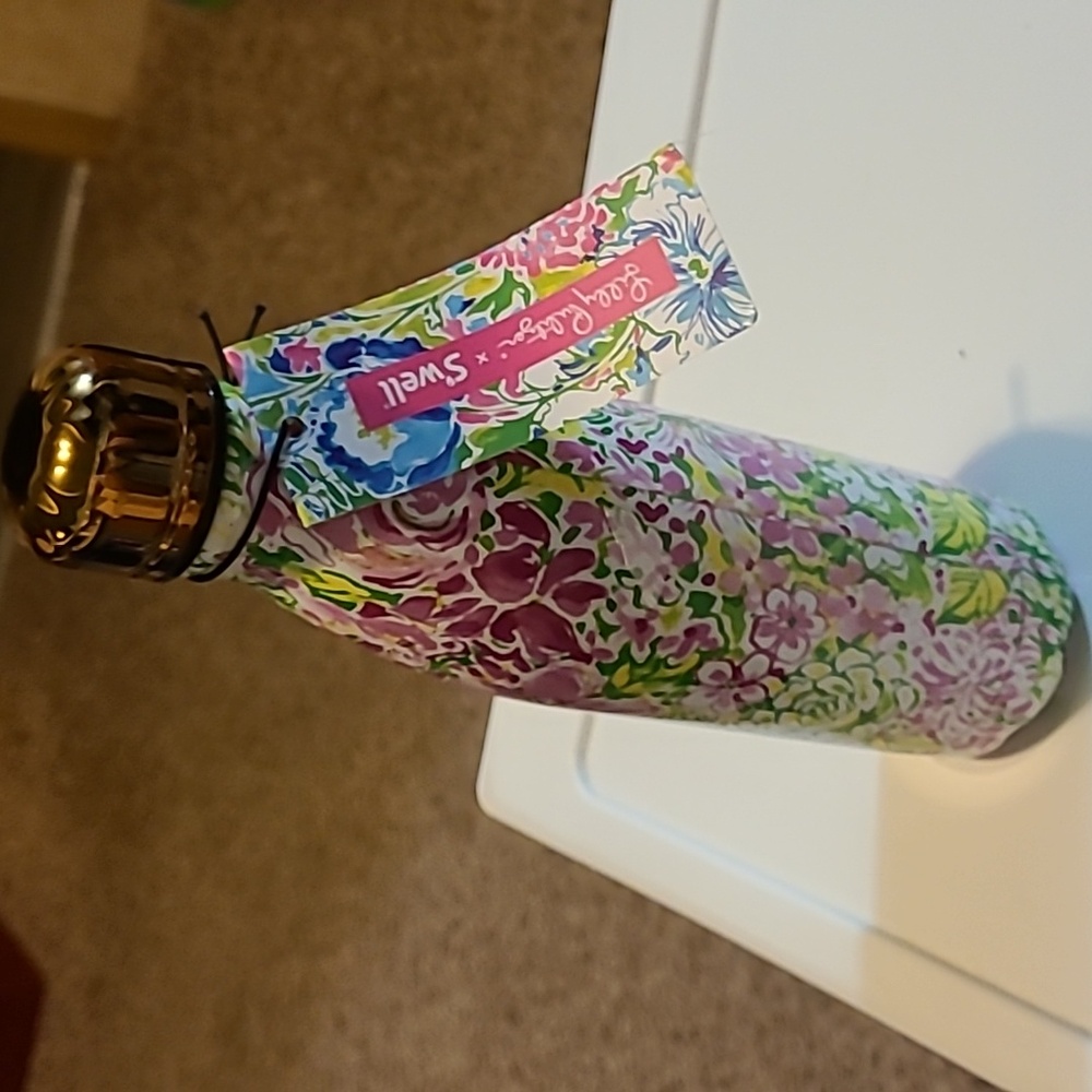 Lilly Pulitzer  Limited Edition S'well Bottle 17 oz